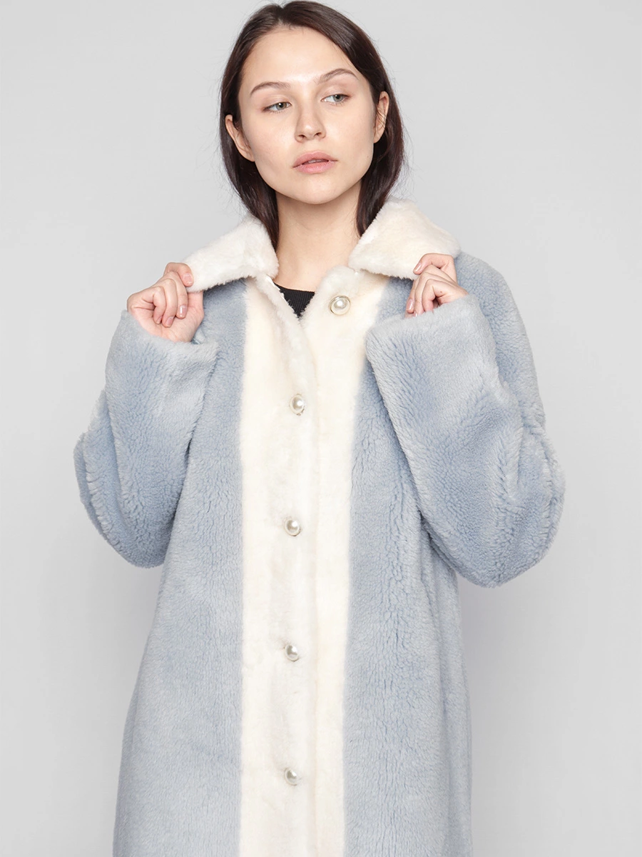 Двухцветное пальто на пуговицах-жемчужинах